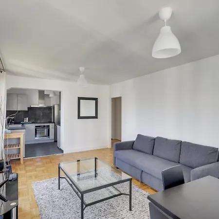 Confort Et Modernite A Vanves Apartment