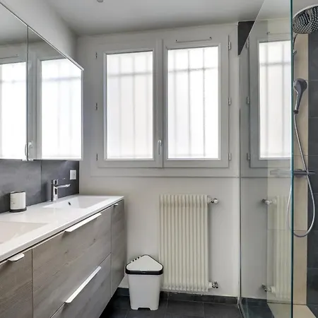 Confort Et Modernite A Vanves Apartment *