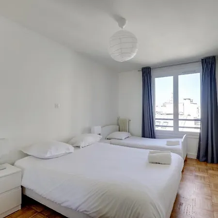 Confort Et Modernite A Vanves Apartment *
